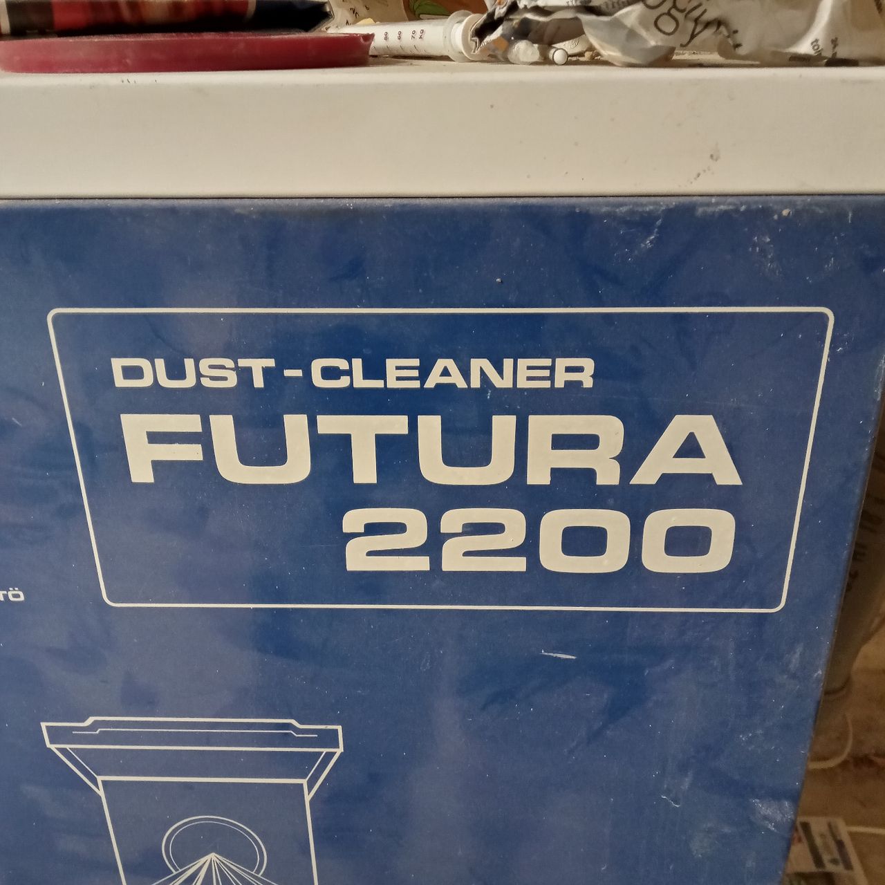 A photograph of a Futura 2200 Dust-Cleaner