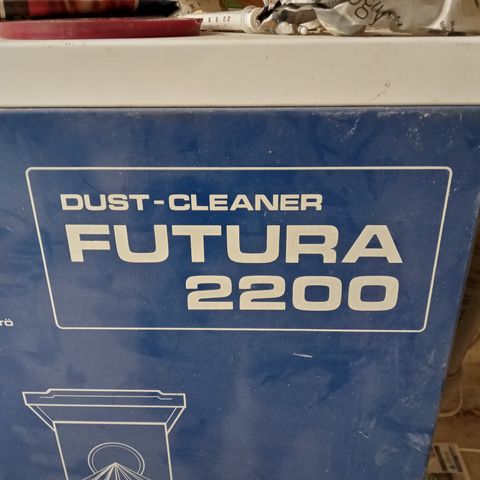 A photograph of a Futura 2200 Dust-Cleaner